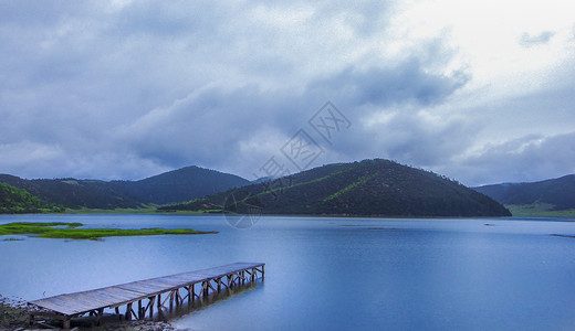 泸沽湖静谧的景色高清图片