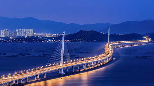 深圳湾大桥橙色灯光高清图片