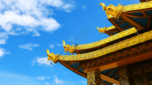 金碧辉煌的建筑藏族建筑屋檐背景