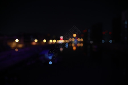 夜晚的霓虹灯背景图片