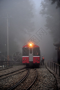 台湾阿里山的火车背景图片