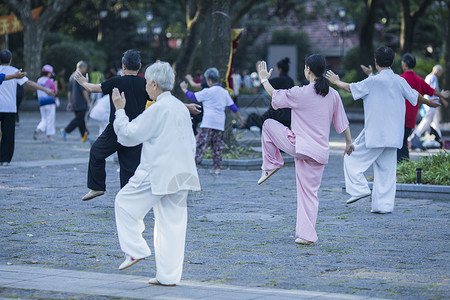 跳舞老年人中国传统太极的老年生活背景
