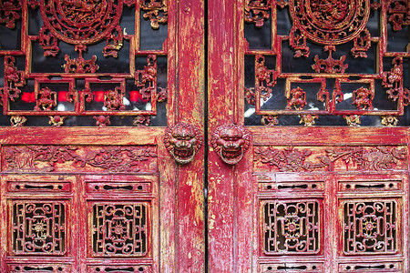 木雕门中国元素的门背景