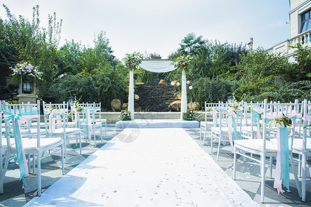 空椅子婚礼现场布置背景