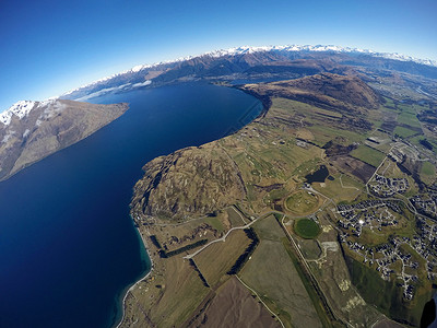 皇后镇跳伞新西兰皇后镇极限运动跳伞航拍风景照背景