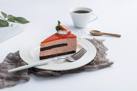 草莓蛋糕红色餐具高清图片
