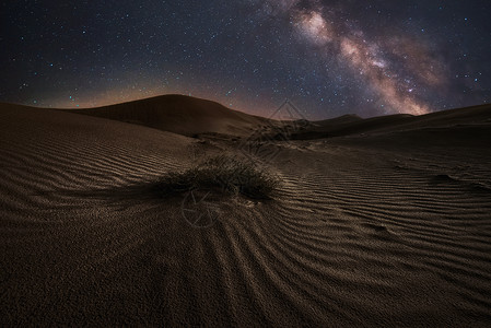 夜晚的沙漠宁静的沙漠背景