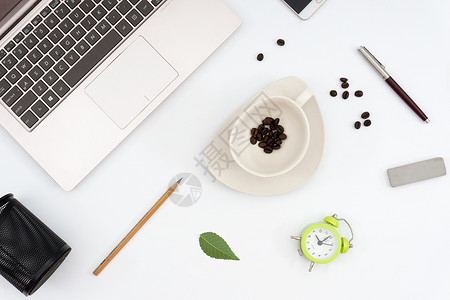 咖啡豆叶子办公桌俯拍素材背景