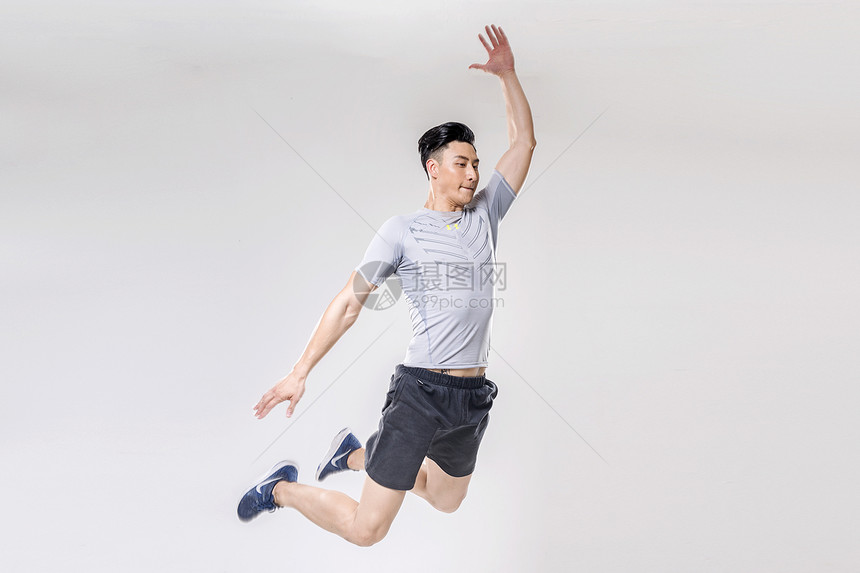 男子跳跃动作底图图片