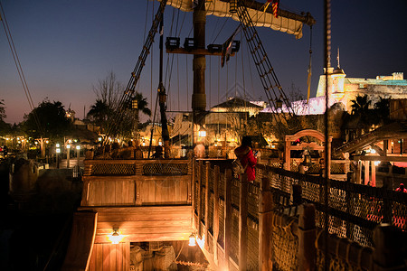船坞夜景背景图片