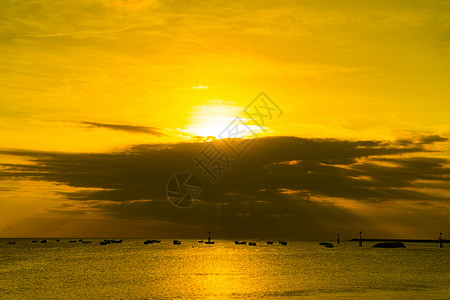 金巴兰日落巴厘岛巴兰瑟高清图片