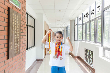 获奖的男孩获奖的小女孩设计图片