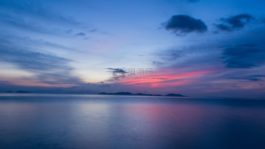 夏天海上日出晨曦图片