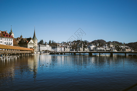 瑞士街道湖边的欧式建筑背景