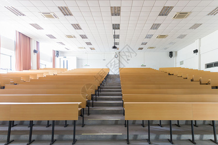 空无一人的大学阶梯教室背景图片