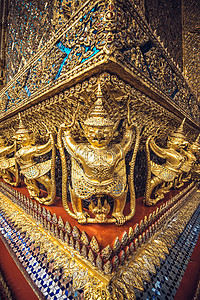 保佑泰国大皇宫的雕塑背景