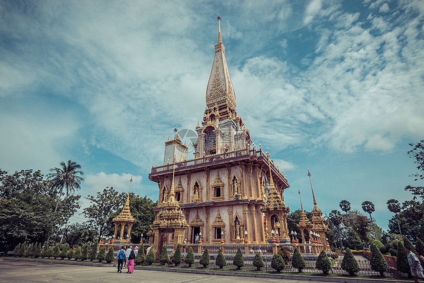 泰国普吉岛查龙寺风景图片