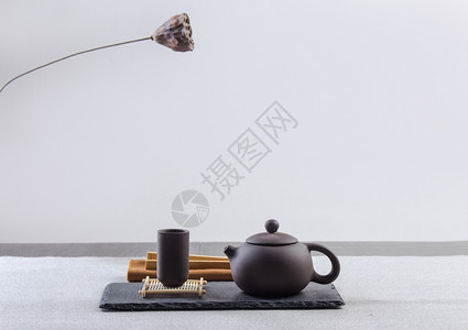 禅意意境图片素雅的紫砂茶具背景