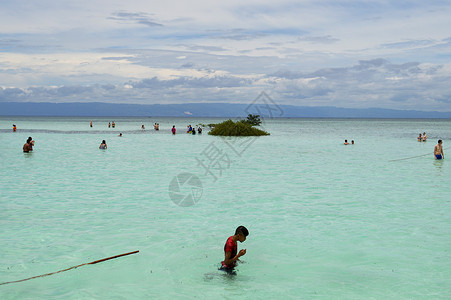 处女和孩子菲律宾薄荷岛出海游处女岛背景