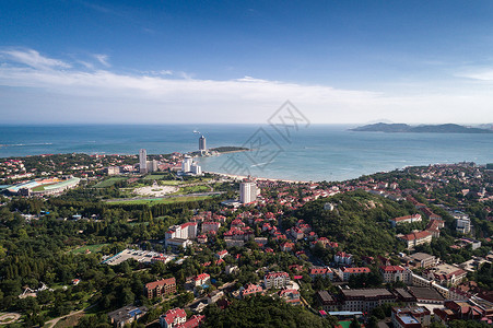 青岛海水浴场鸟瞰汇泉湾背景