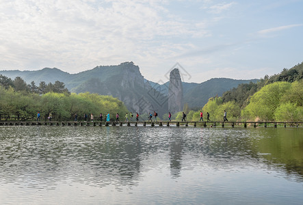 水堤游玩背景图片