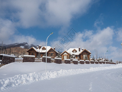 下雪小木屋图片