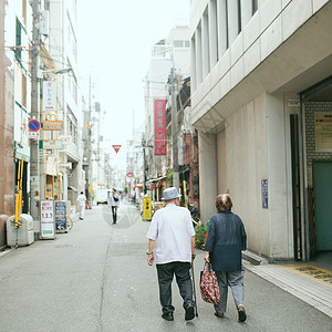 城市温情温馨的老夫妻背景