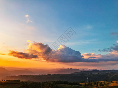 云海夕阳背景图片