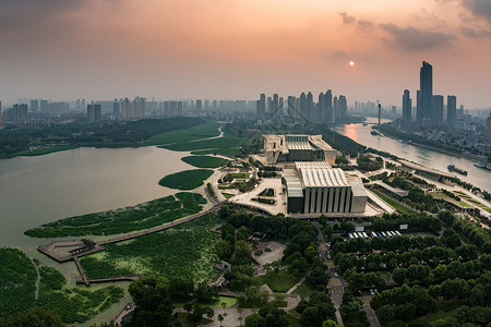 夕阳下的剧院图片