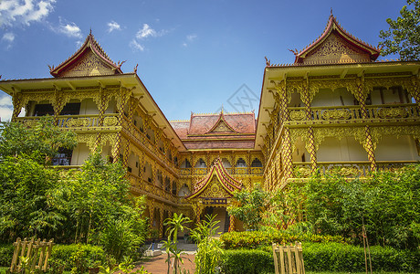 总闸西双版纳傣楼佛寺背景