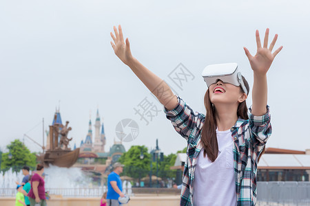城市旅行VR女孩高清图片