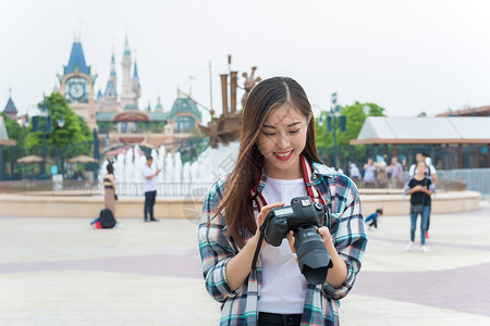 城市旅行女孩相机背景图片