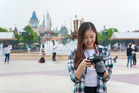 城市旅行女孩相机背景图片