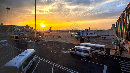 旅程交通清晨的机场背景