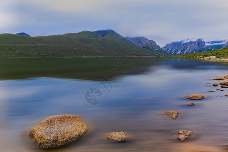 驴人青海年宝玉则圣湖慢门背景