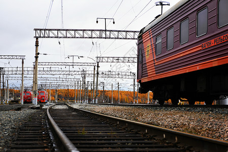 深秋的西伯利亚大铁路高清图片