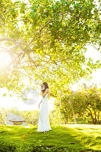 巴厘岛婚纱巴厘岛阳光下的美女背景