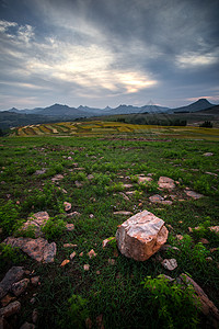 丘陵山区山坡坪上背景