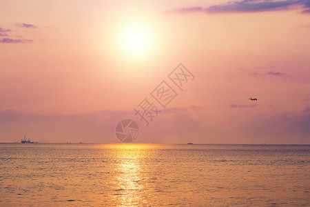 创意云彩香港海边日落背景