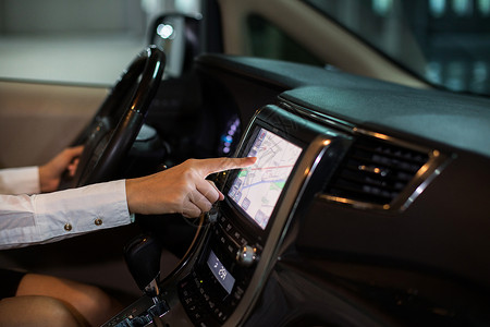 智能客控商务汽车中的智能导航背景