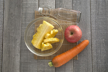 水果之菠萝苹果横切面高清图片