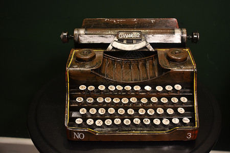 老式打字机欧式风格亭子模型高清图片