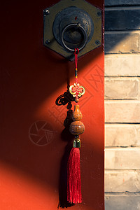 门挂钩大红门上的门环和挂坠背景