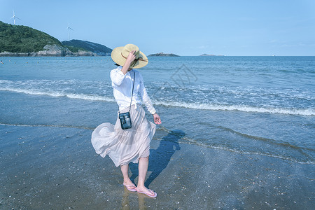 海边凉鞋海边女孩背景