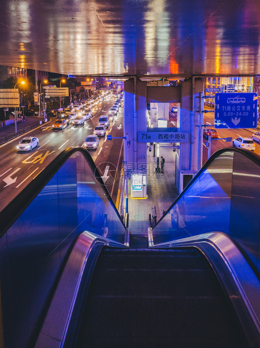 城市夜景交通图片