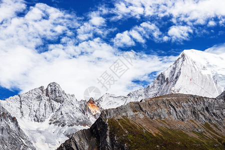 川西雪山图片