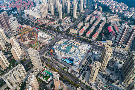 小区鸟瞰城市中心背景