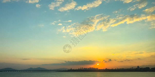 厦门海边日落图片