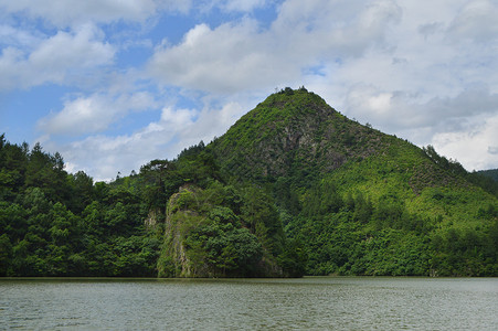 云和树云和湖仙宫风景区背景