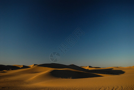 甘肃省旅游甘肃省嘉峪关地区的沙漠背景